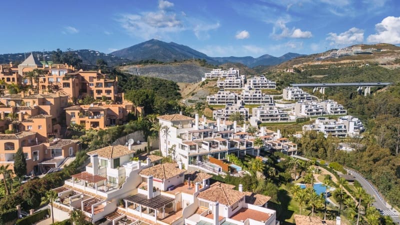 3 bedroom Apartment for sale in Nueva Andalucia with pool garage - € 1,095,000 (Ref: 8836436)