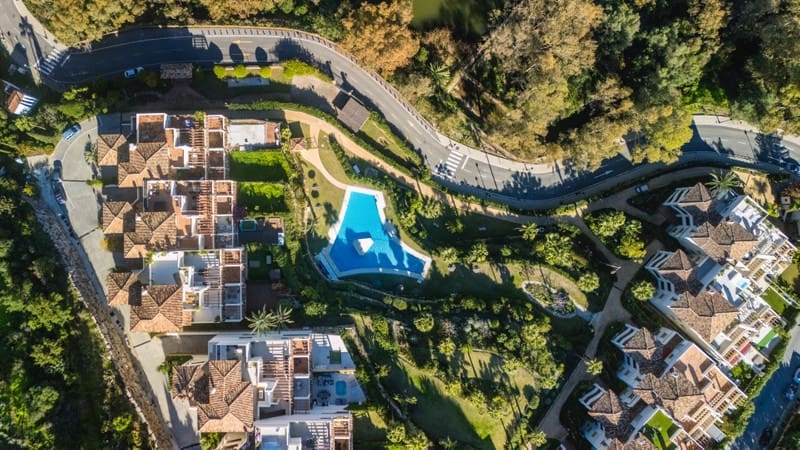 3 bedroom Apartment for sale in Nueva Andalucia with pool garage - € 1,095,000 (Ref: 8836436)