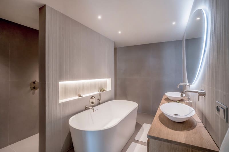 3 bedroom Apartment for sale in Nueva Andalucia with pool garage - € 1,095,000 (Ref: 8836436)