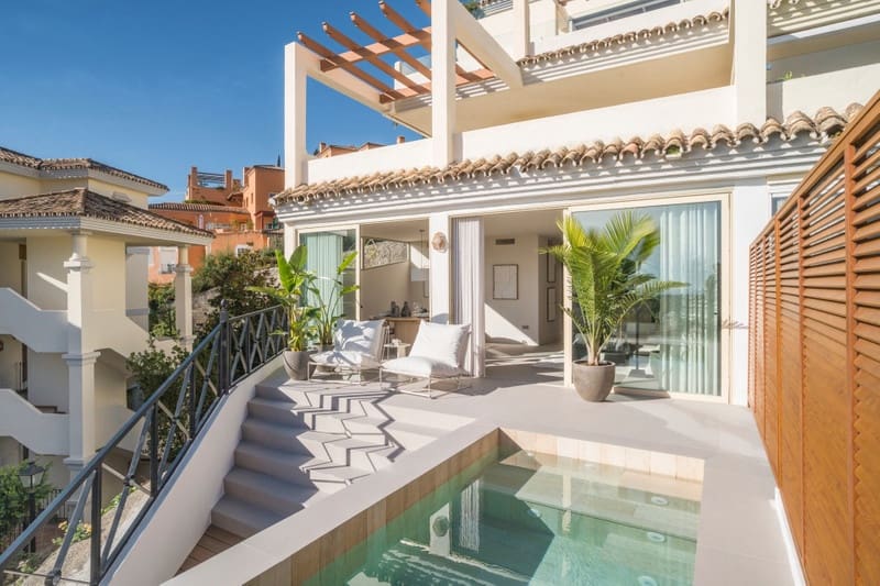3 bedroom Apartment for sale in Nueva Andalucia with pool garage - € 1,095,000 (Ref: 8836436)
