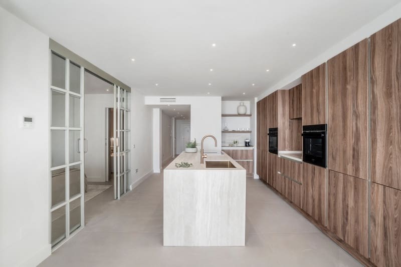 3 bedroom Apartment for sale in Nueva Andalucia with pool garage - € 1,050,000 (Ref: 8836436)