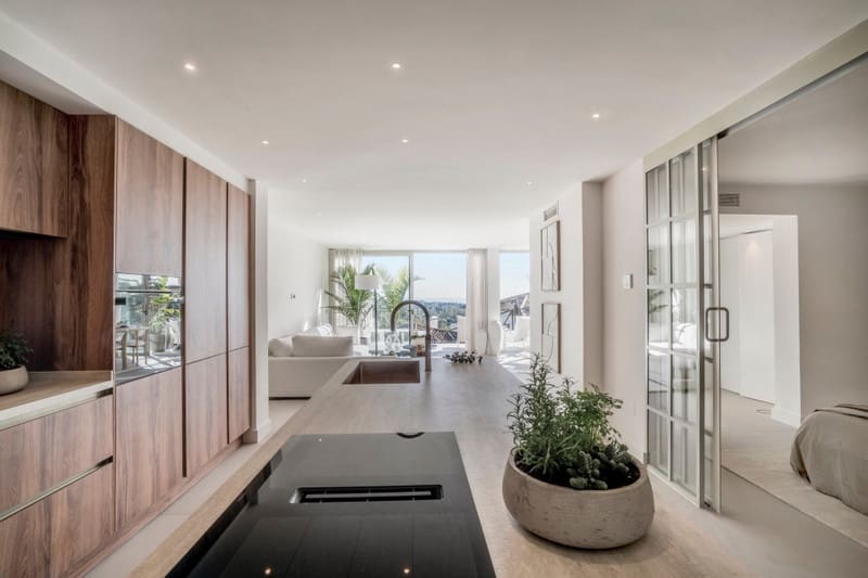 3 bedroom Apartment for sale in Nueva Andalucia with pool garage - € 1,050,000 (Ref: 8836436)