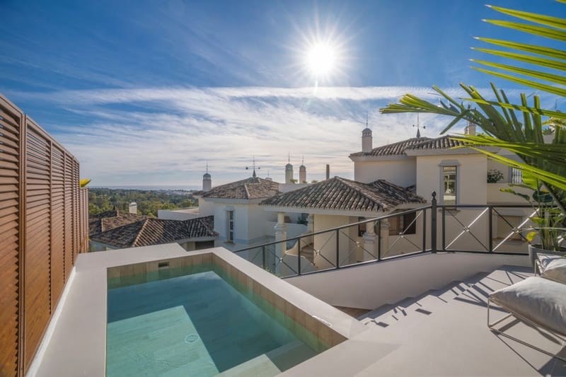 3 bedroom Apartment for sale in Nueva Andalucia with pool garage - € 1,050,000 (Ref: 8836436)