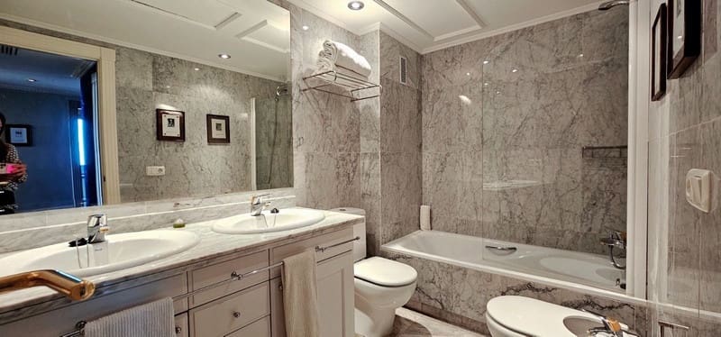 2 sypialnia Apartament na sprzedaż w Golden Mile z basenem garażem - 1 929 000 € (Ref: 8836439)