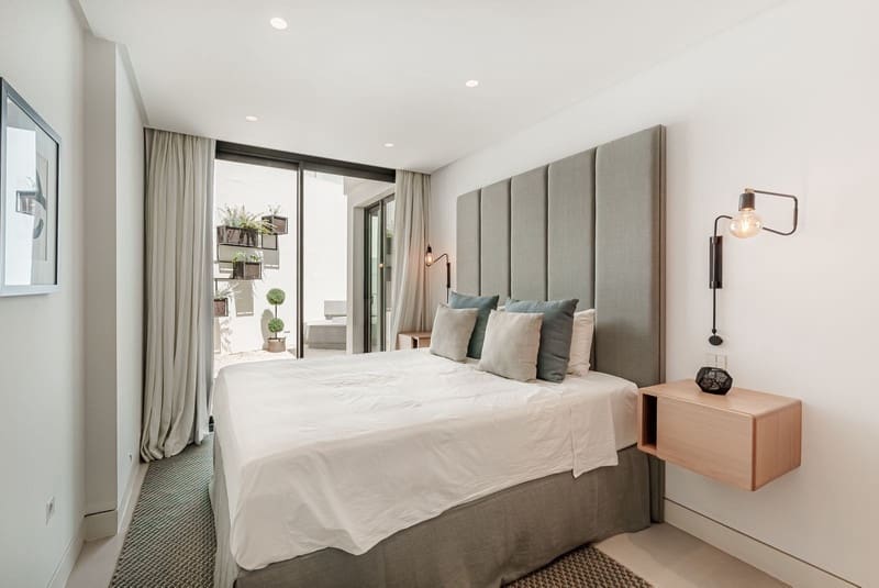 4 bedroom Villa for sale in Nueva Andalucia with pool garage - € 3,900,000 (Ref: 8836441)