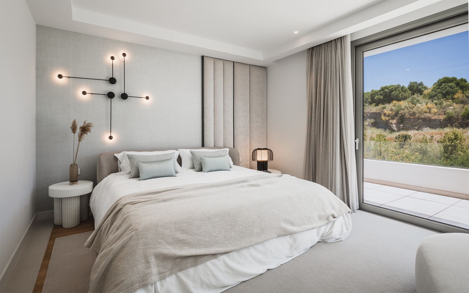 4 bedroom Villa for sale in Marbella with pool garage - € 2,395,000 (Ref: 8847295)