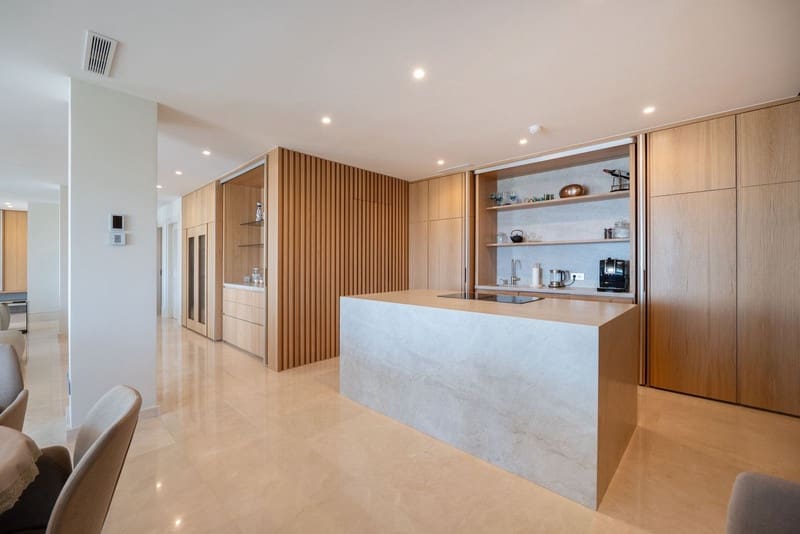 6 bedroom Villa for sale in Marbella with pool garage - € 3,950,000 (Ref: 8854702)