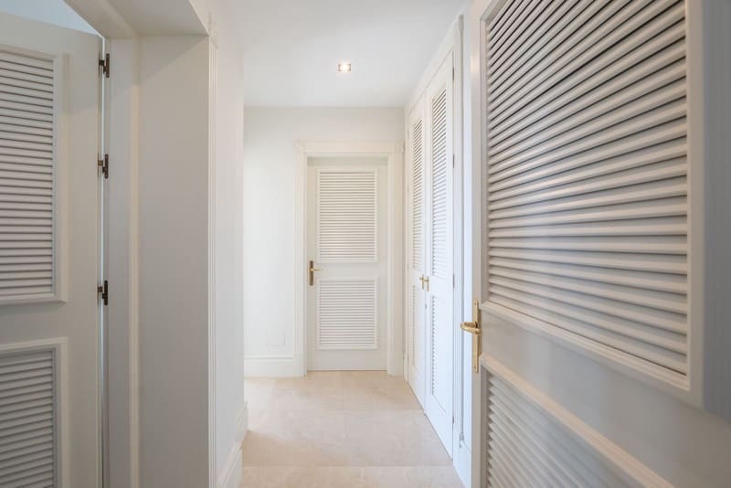 6 bedroom Villa for sale in Marbella with pool garage - € 3,950,000 (Ref: 8854702)