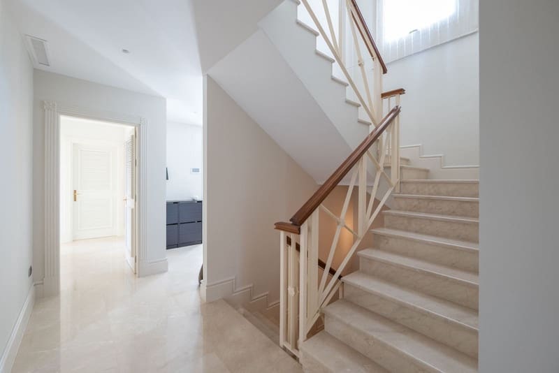 6 bedroom Villa for sale in Marbella with pool garage - € 3,950,000 (Ref: 8854702)