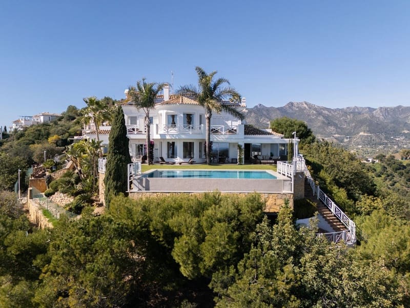 6 bedroom Villa for sale in Marbella with pool garage - € 3,950,000 (Ref: 8854702)