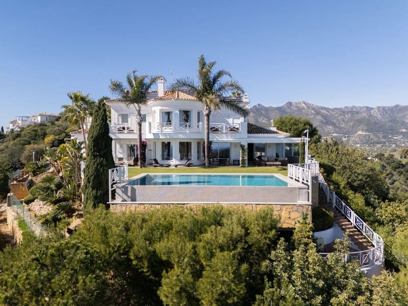 6 bedroom Villa for sale in Marbella with pool garage - € 3,950,000 (Ref: 8854702)