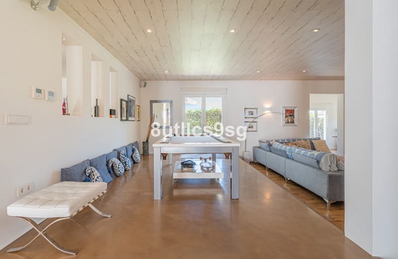 5 bedroom Villa for sale in Nueva Andalucia with pool garage - € 2,490,000 (Ref: 8854703)