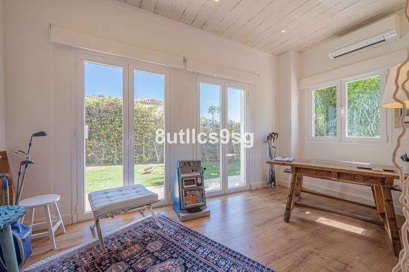 5 bedroom Villa for sale in Nueva Andalucia with pool garage - € 2,490,000 (Ref: 8854703)