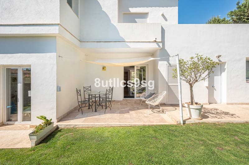 5 bedroom Villa for sale in Nueva Andalucia with pool garage - € 2,490,000 (Ref: 8854703)