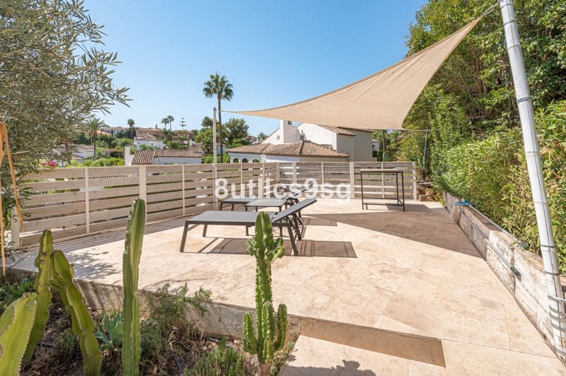 5 bedroom Villa for sale in Nueva Andalucia with pool garage - € 2,490,000 (Ref: 8854703)