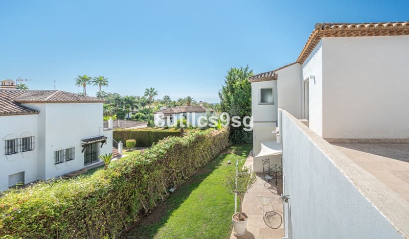 5 bedroom Villa for sale in Nueva Andalucia with pool garage - € 2,490,000 (Ref: 8854703)