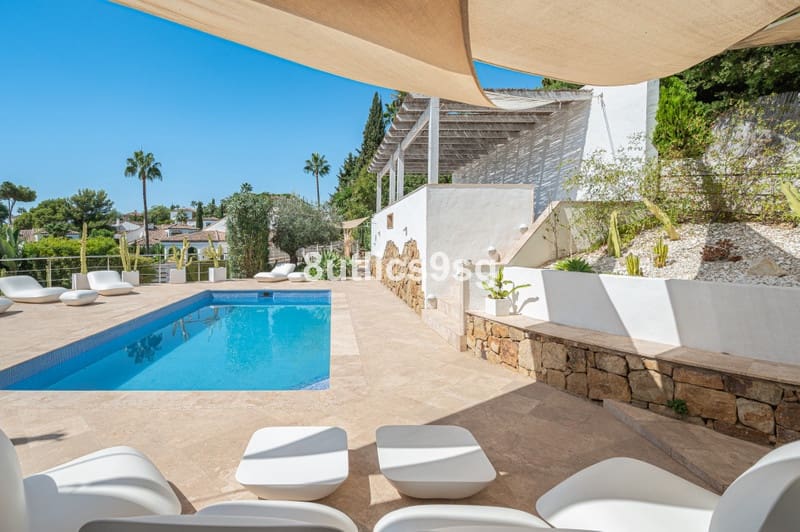 5 soveværelse Villa til salg i Nueva Andalucia med swimmingpool garage - € 2.490.000 (Ref: 8854703)