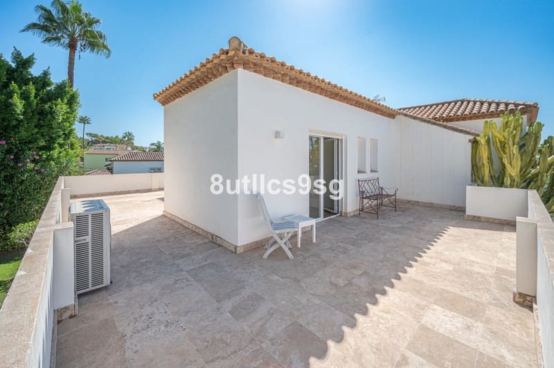 5 soveværelse Villa til salg i Nueva Andalucia med swimmingpool garage - € 2.490.000 (Ref: 8854703)