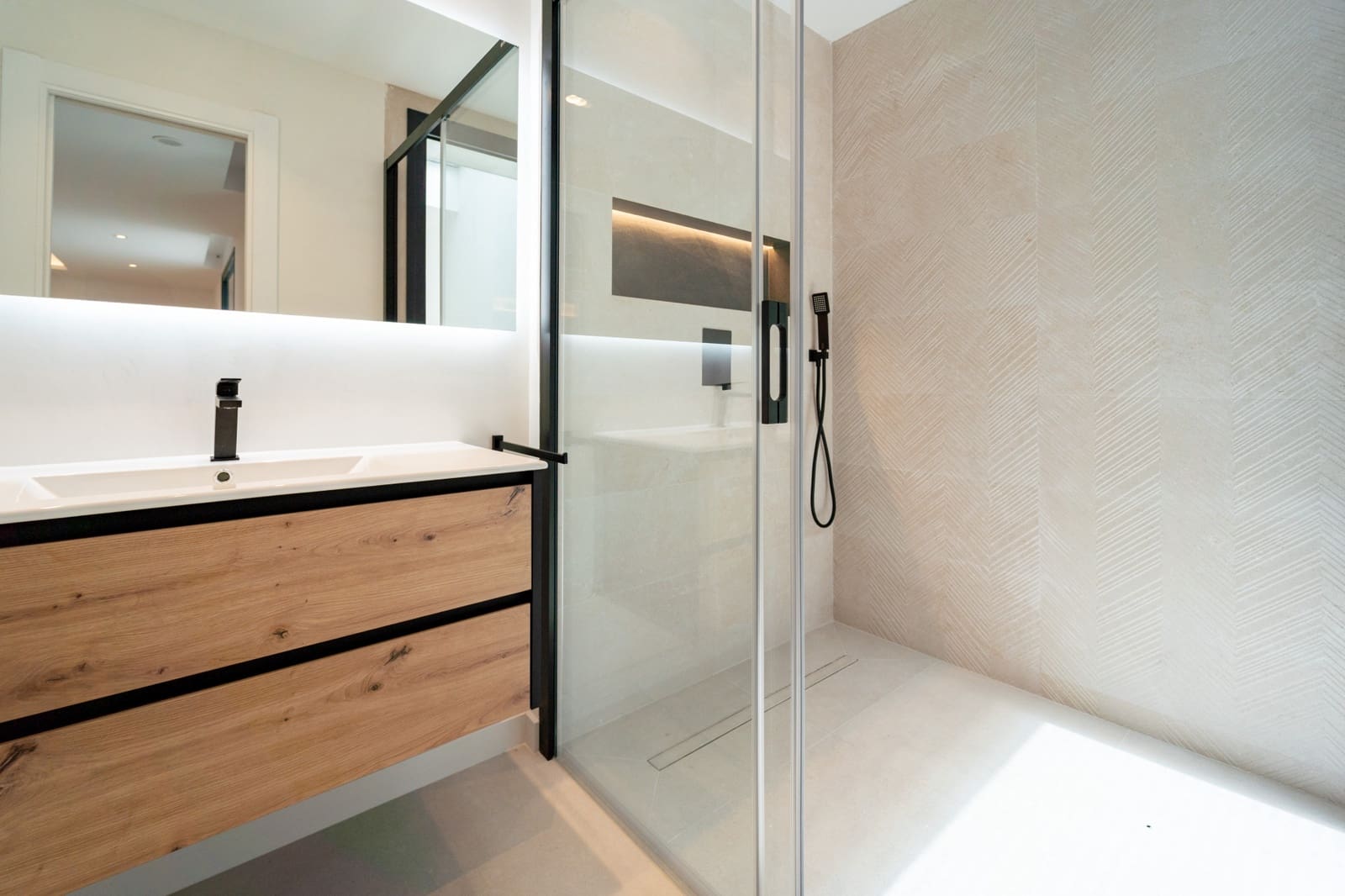 4 sovrum Villa till salu i Mijas Costa med pool garage - 1 650 000 € (Ref: 8859567)