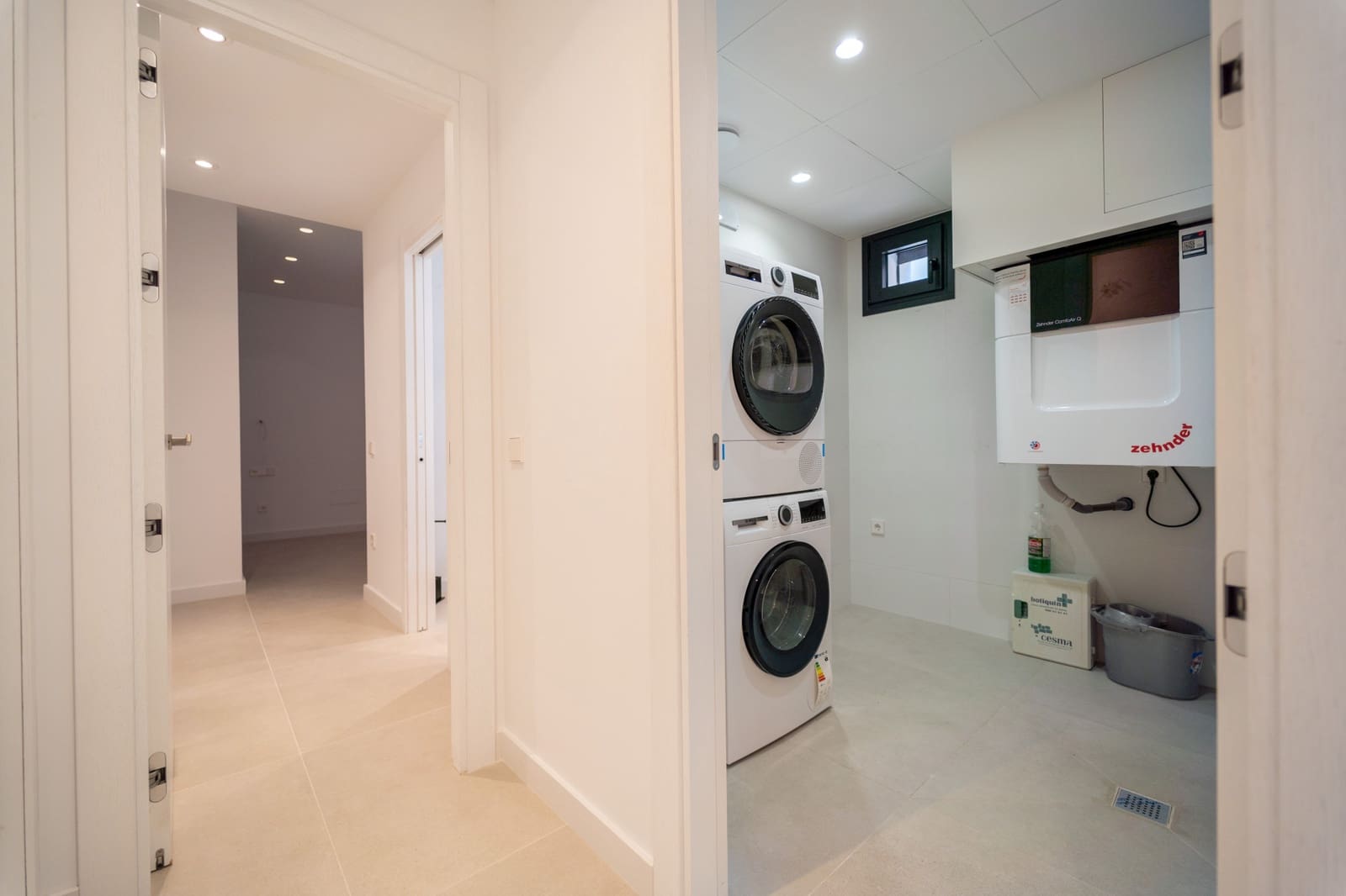 4 sovrum Villa till salu i Mijas Costa med pool garage - 1 650 000 € (Ref: 8859567)