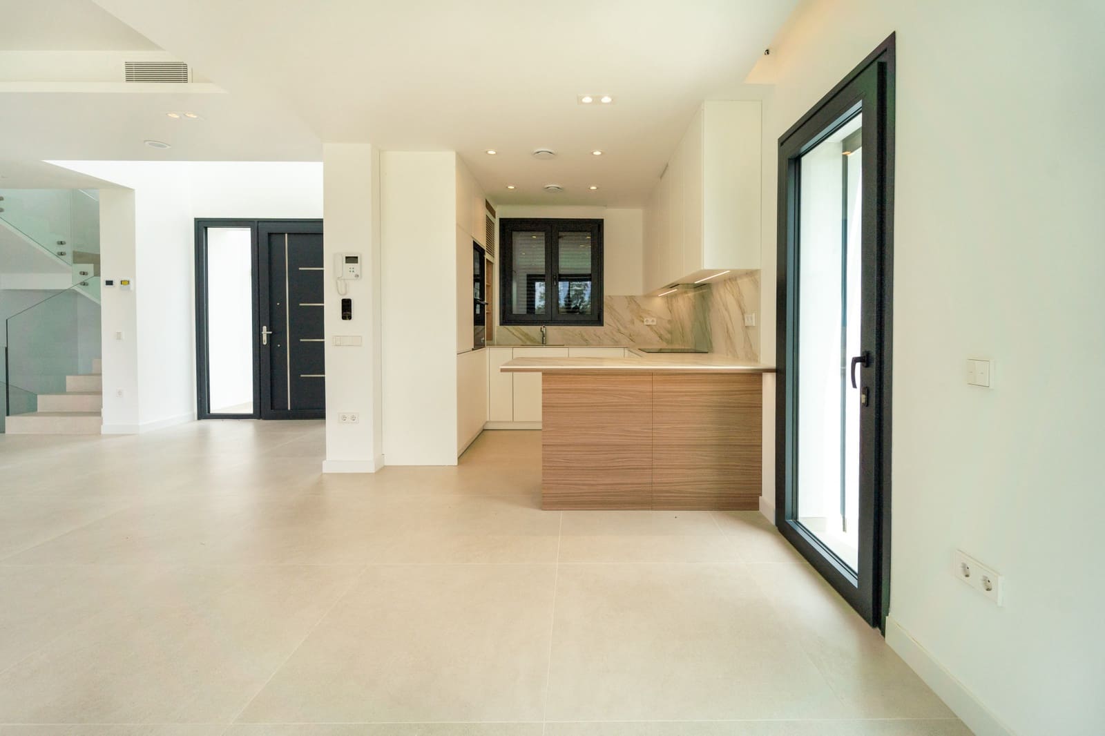 4 sovrum Villa till salu i Mijas Costa med pool garage - 1 650 000 € (Ref: 8859567)