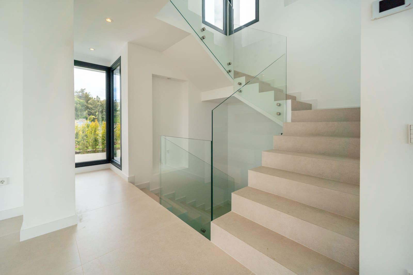 4 sovrum Villa till salu i Mijas Costa med pool garage - 1 650 000 € (Ref: 8859567)