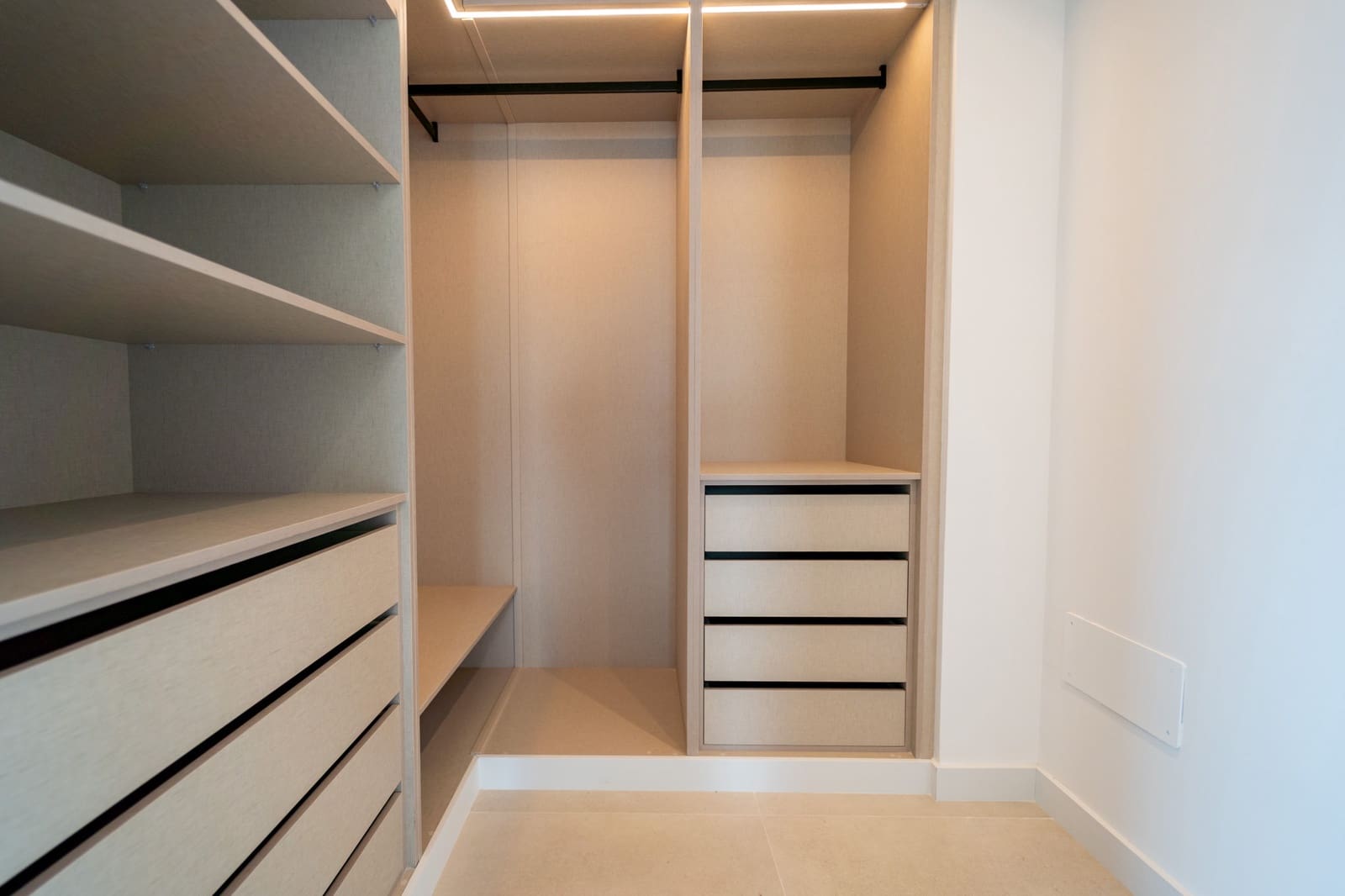 4 sovrum Villa till salu i Mijas Costa med pool garage - 1 650 000 € (Ref: 8859567)