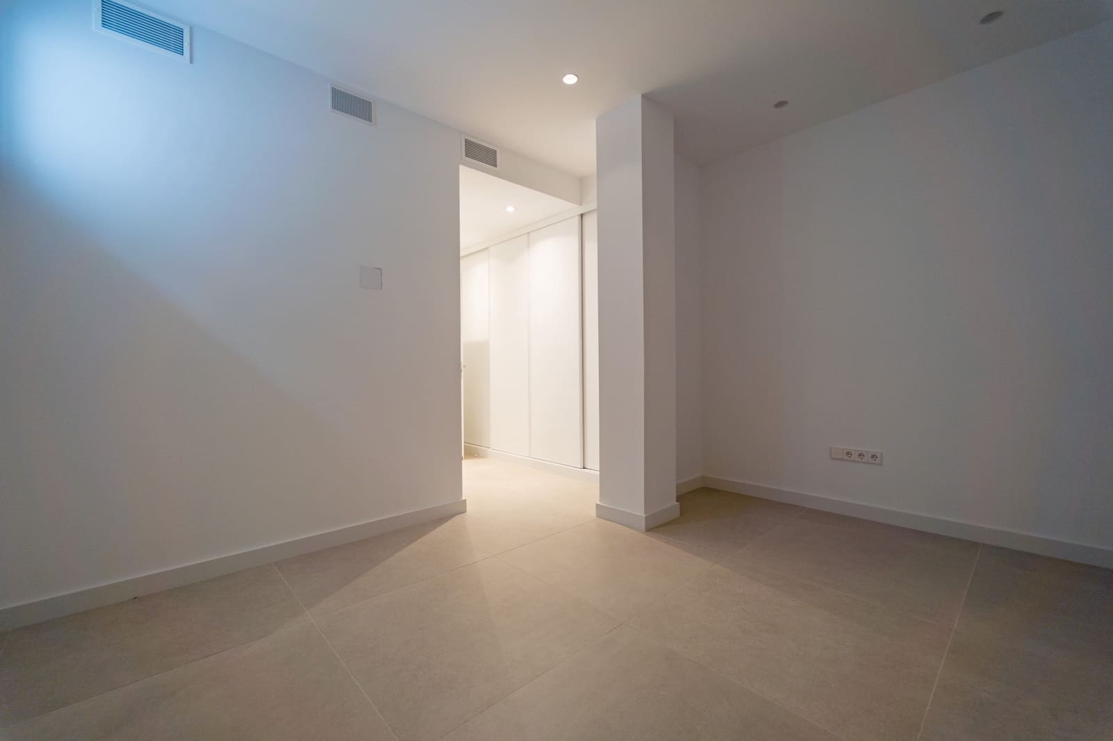 4 sovrum Villa till salu i Mijas Costa med pool garage - 1 650 000 € (Ref: 8859567)