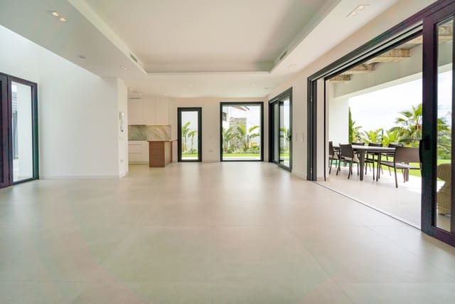 4 sovrum Villa till salu i Mijas Costa, Mijas med pool garage - 1 650 000 € (Ref: 8859567)