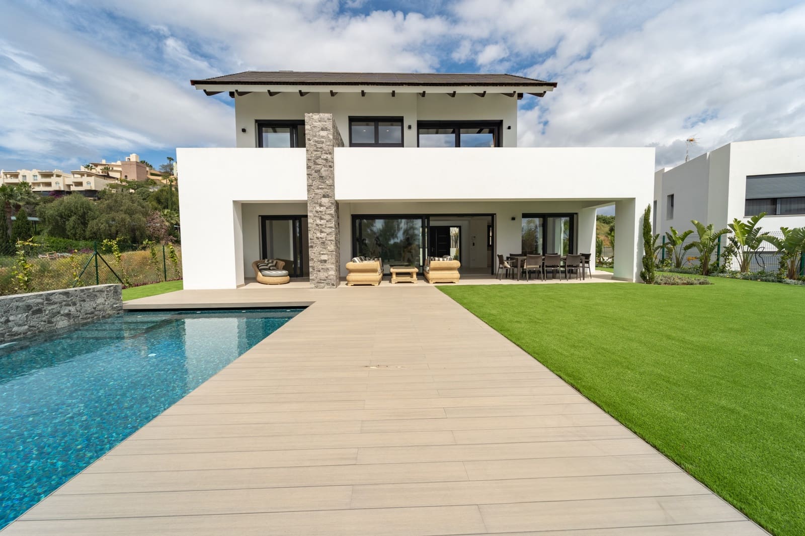 4 sovrum Villa till salu i Mijas Costa med pool garage - 1 650 000 € (Ref: 8859567)