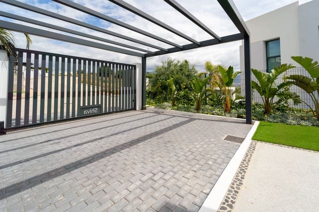 4 sovrum Villa till salu i Mijas Costa, Mijas med pool garage - 1 650 000 € (Ref: 8859567)