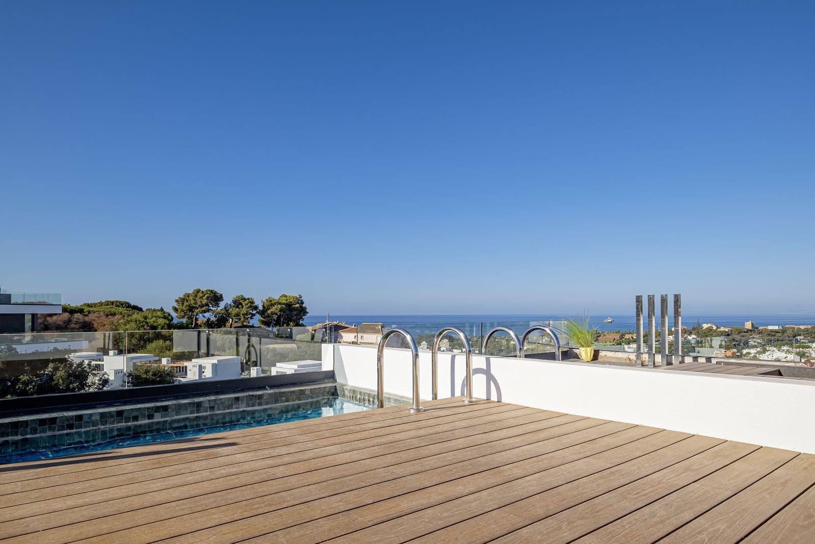 2 bedroom Penthouse for sale in Marbella with pool garage - € 1,095,000 (Ref: 8864702)