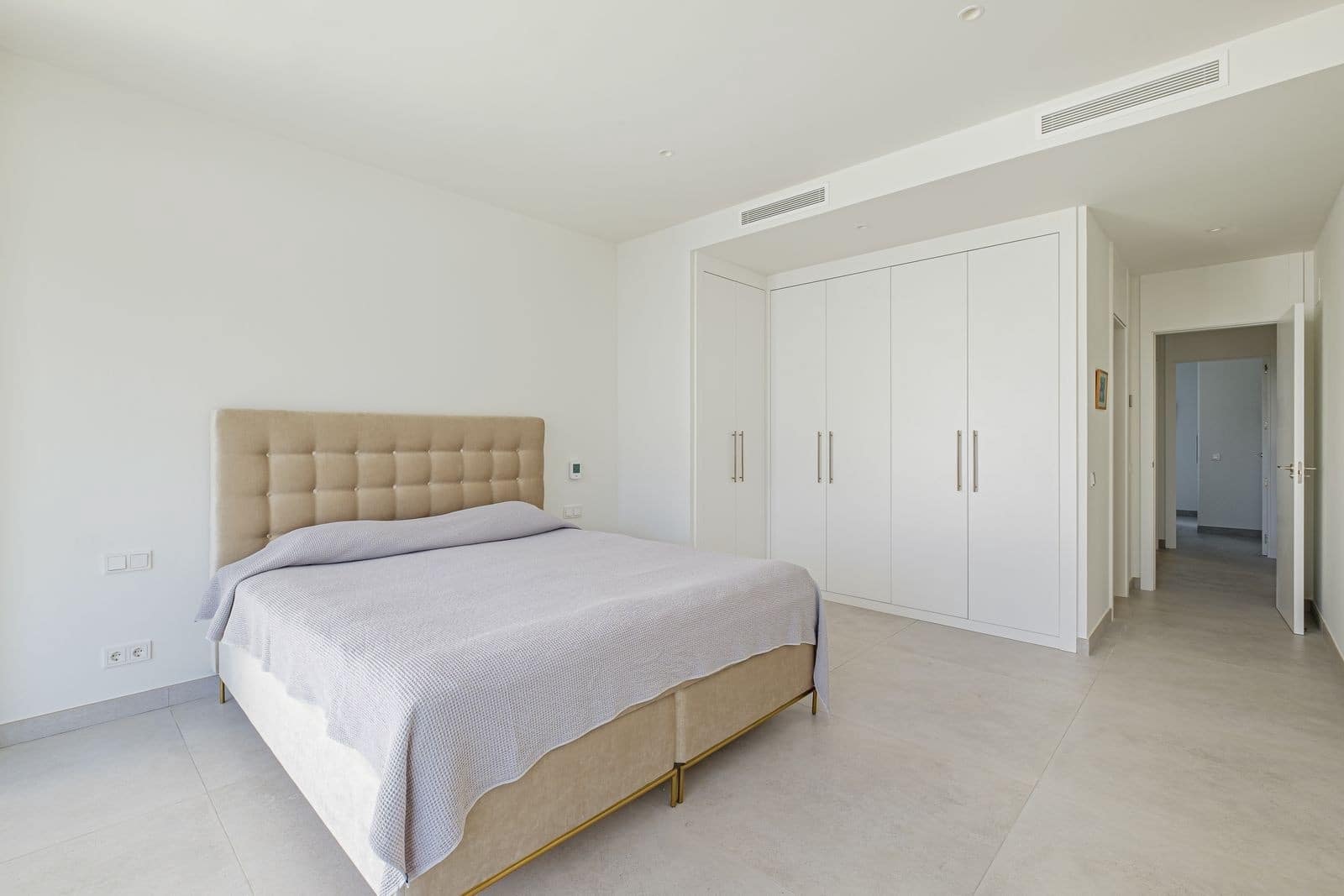 2 bedroom Penthouse for sale in Marbella with pool garage - € 1,095,000 (Ref: 8864702)