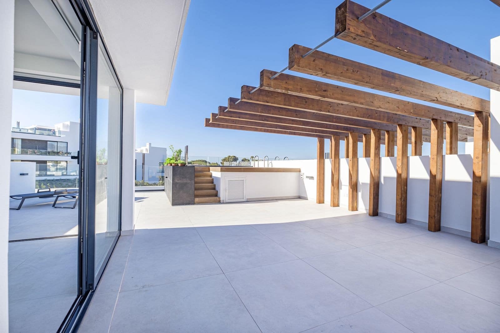 2 bedroom Penthouse for sale in Marbella with pool garage - € 1,095,000 (Ref: 8864702)