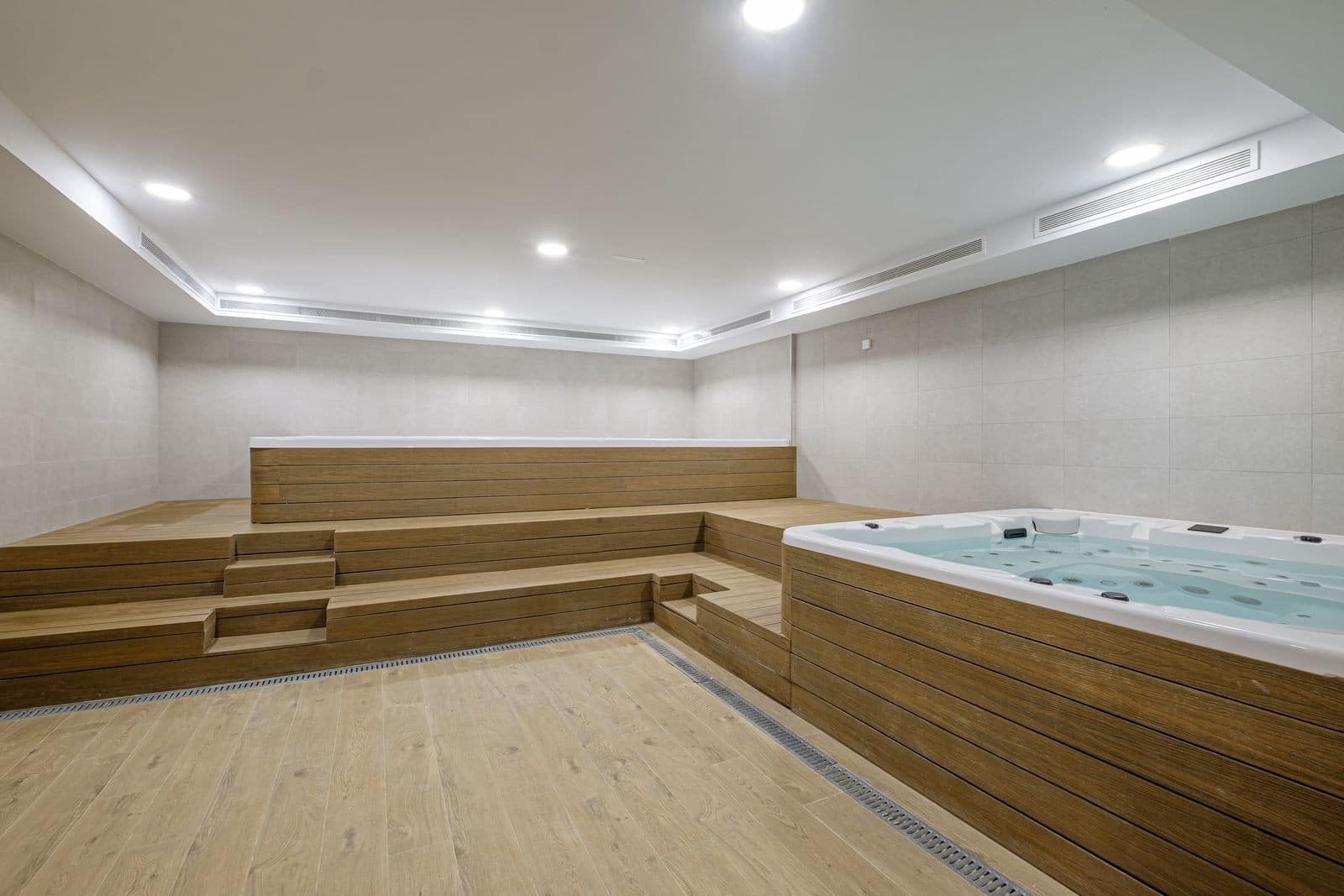 2 bedroom Penthouse for sale in Marbella with pool garage - € 1,095,000 (Ref: 8864702)