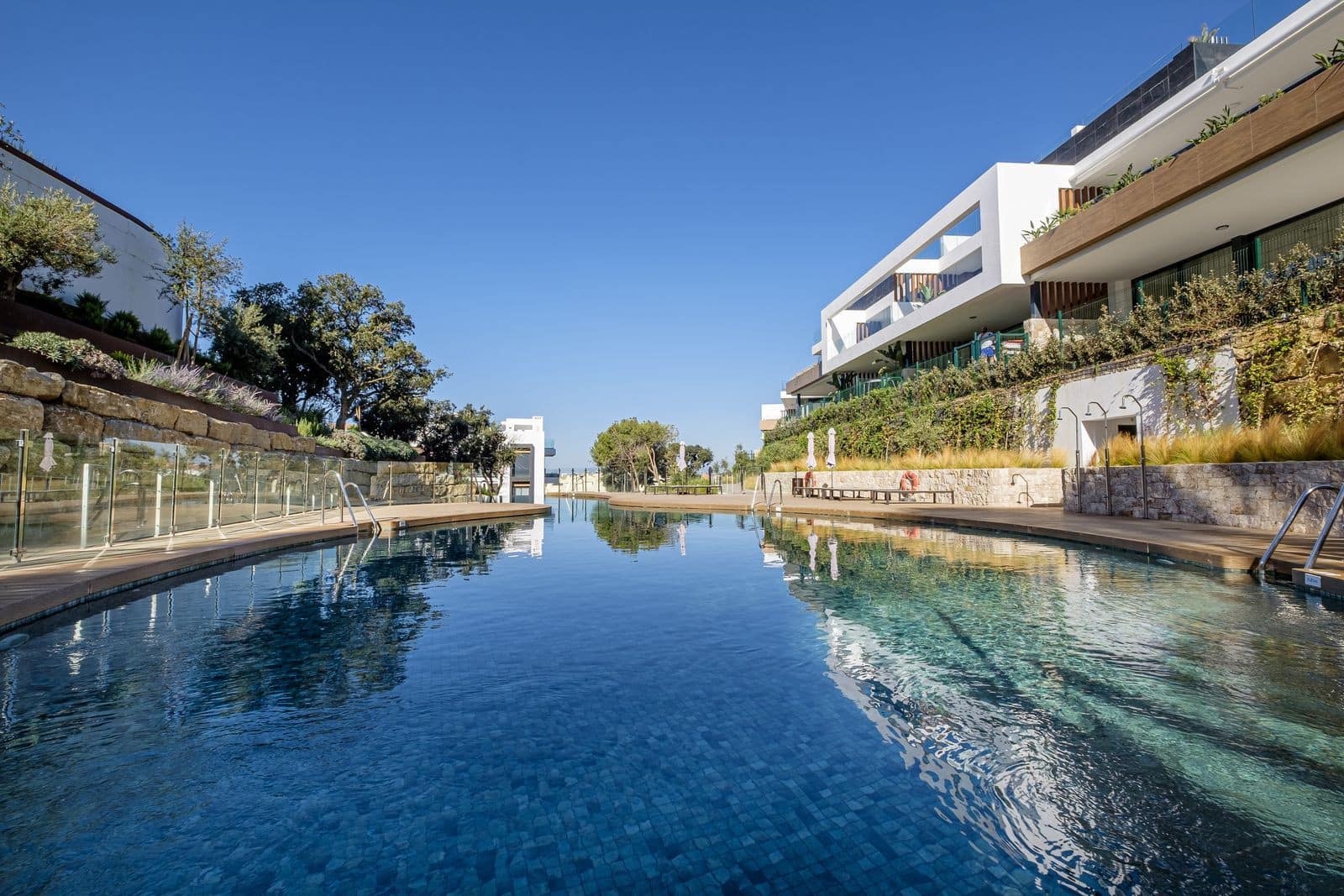 2 bedroom Penthouse for sale in Marbella with pool garage - € 1,095,000 (Ref: 8864702)