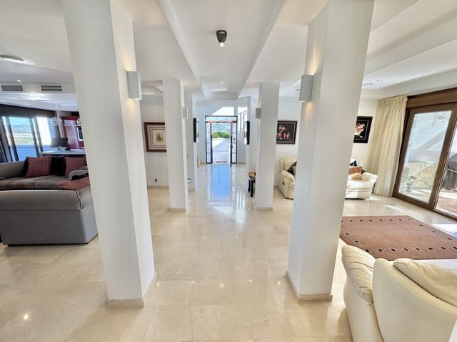 5 sovrum Villa till salu i Mijas Costa, Mijas med pool garage - 1 650 000 € (Ref: 8864705)
