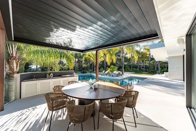 Chalet de 5 habitaciones en Marbella en venta con piscina garaje - 5.875.000 € (Ref: 8864706)