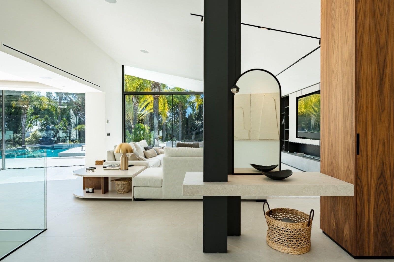 5 bedroom Villa for sale in Marbella with pool garage - € 5,875,000 (Ref: 8864706)