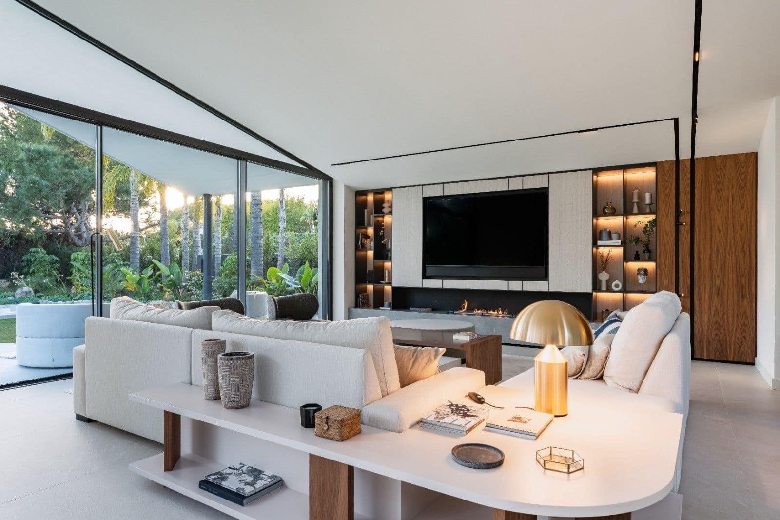 5 bedroom Villa for sale in Marbella with pool garage - € 5,875,000 (Ref: 8864706)