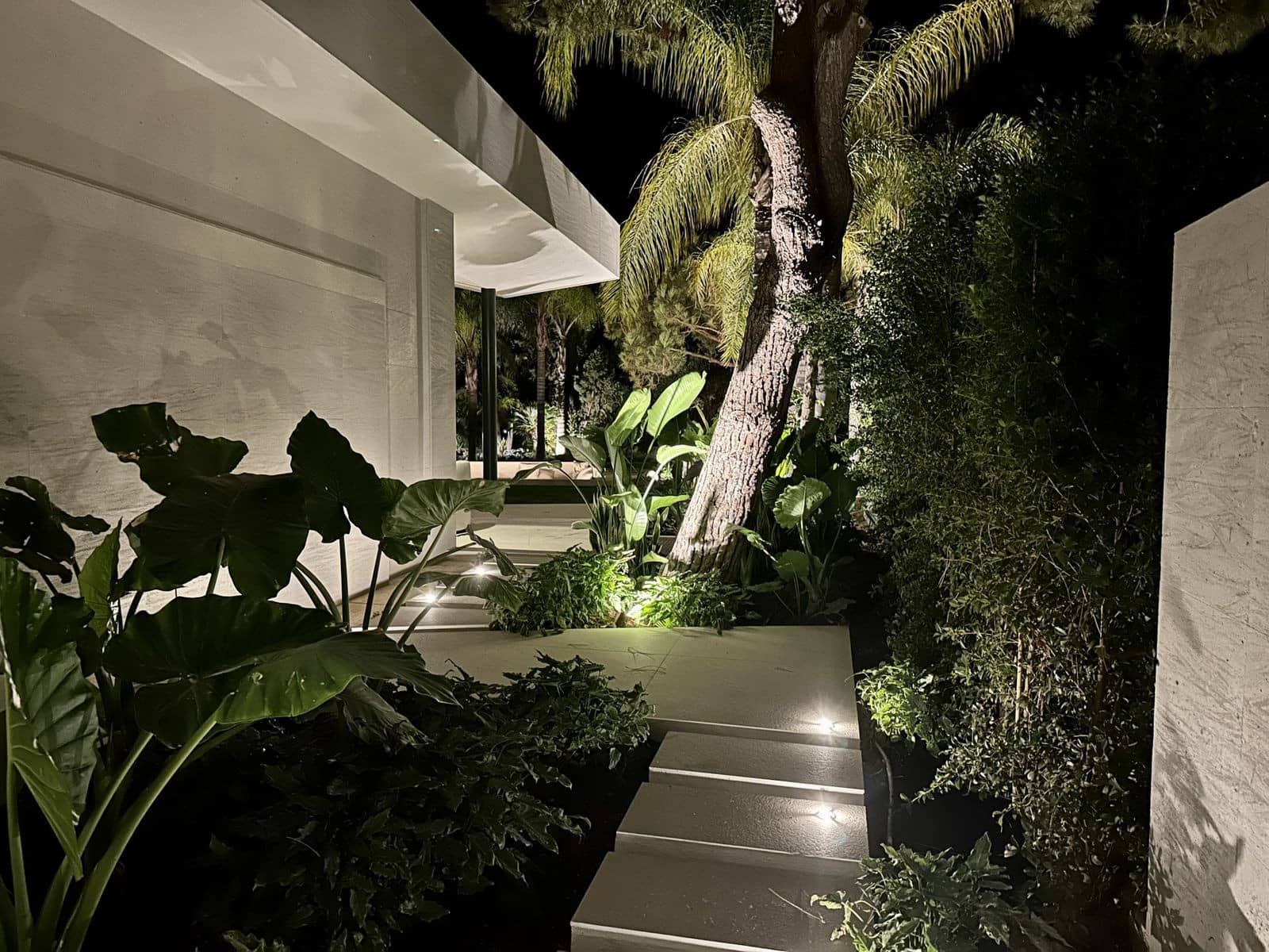 5 bedroom Villa for sale in Marbella with pool garage - € 5,875,000 (Ref: 8864706)