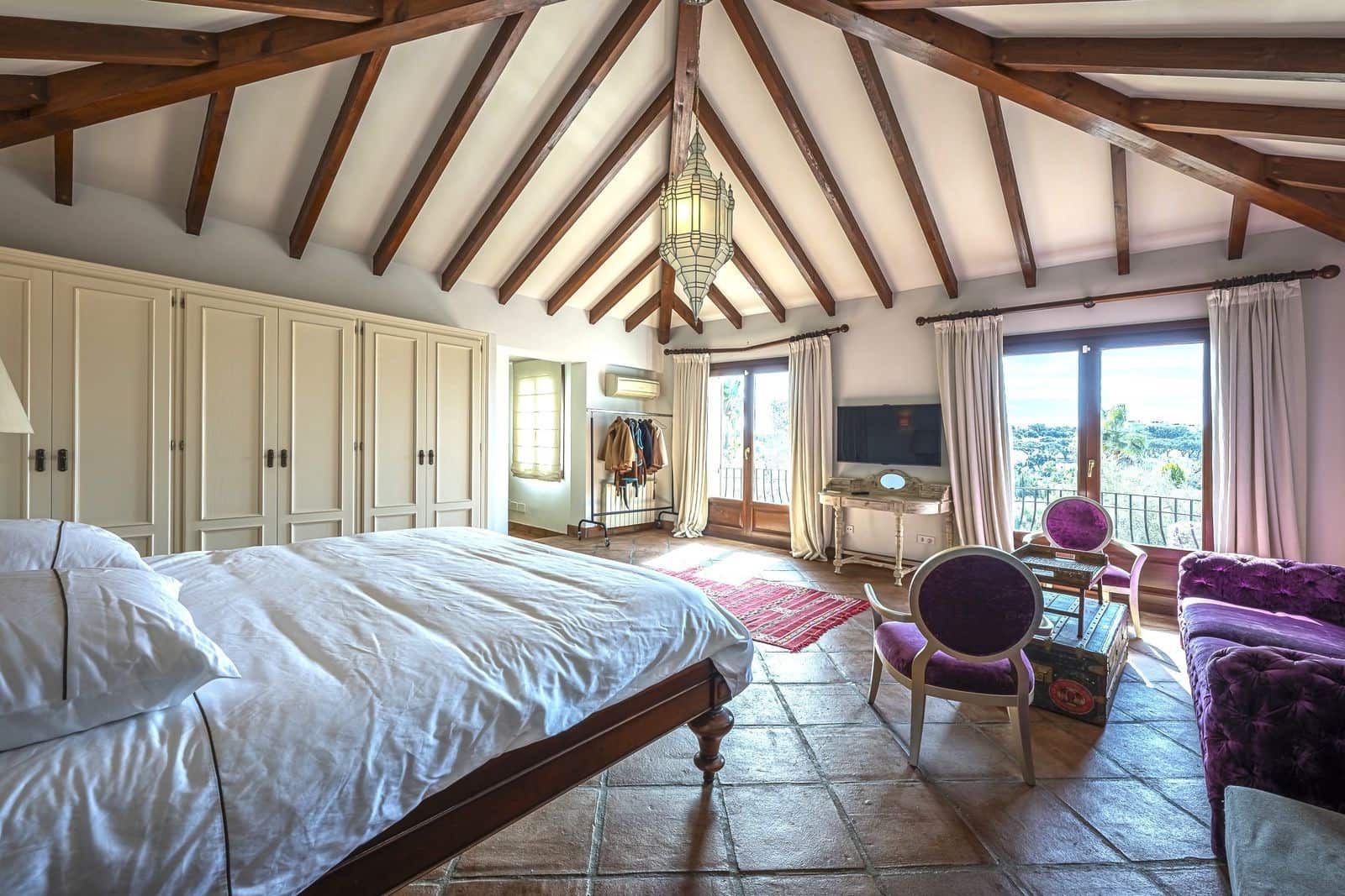 5 bedroom Villa for sale in Sotogrande with pool garage - € 2,290,000 (Ref: 8864707)