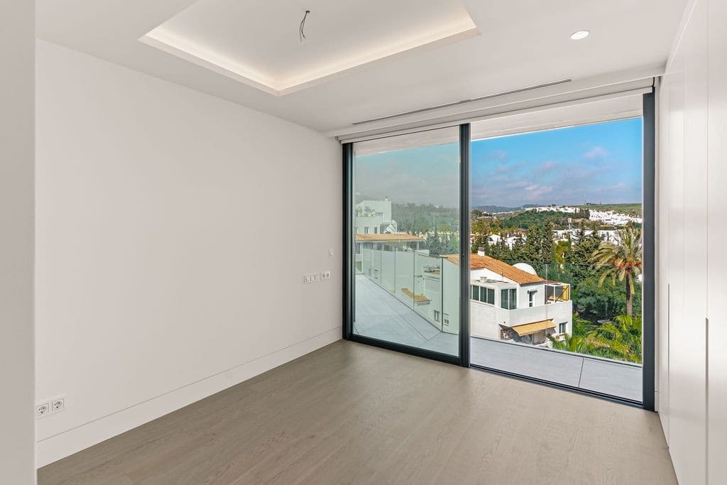 4 slaapkamer Penthouse te koop in Estepona met zwembad garage - € 4.850.000 (Ref: 8864708)