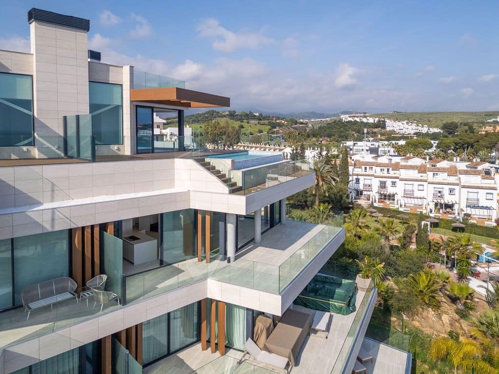 4 slaapkamer Penthouse te koop in Estepona met zwembad garage - € 4.850.000 (Ref: 8864708)