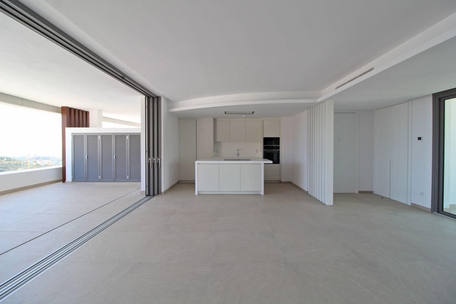 3 sypialnia Apartament na sprzedaż w Benahavis z basenem garażem - 1 295 000 € (Ref: 8866996)