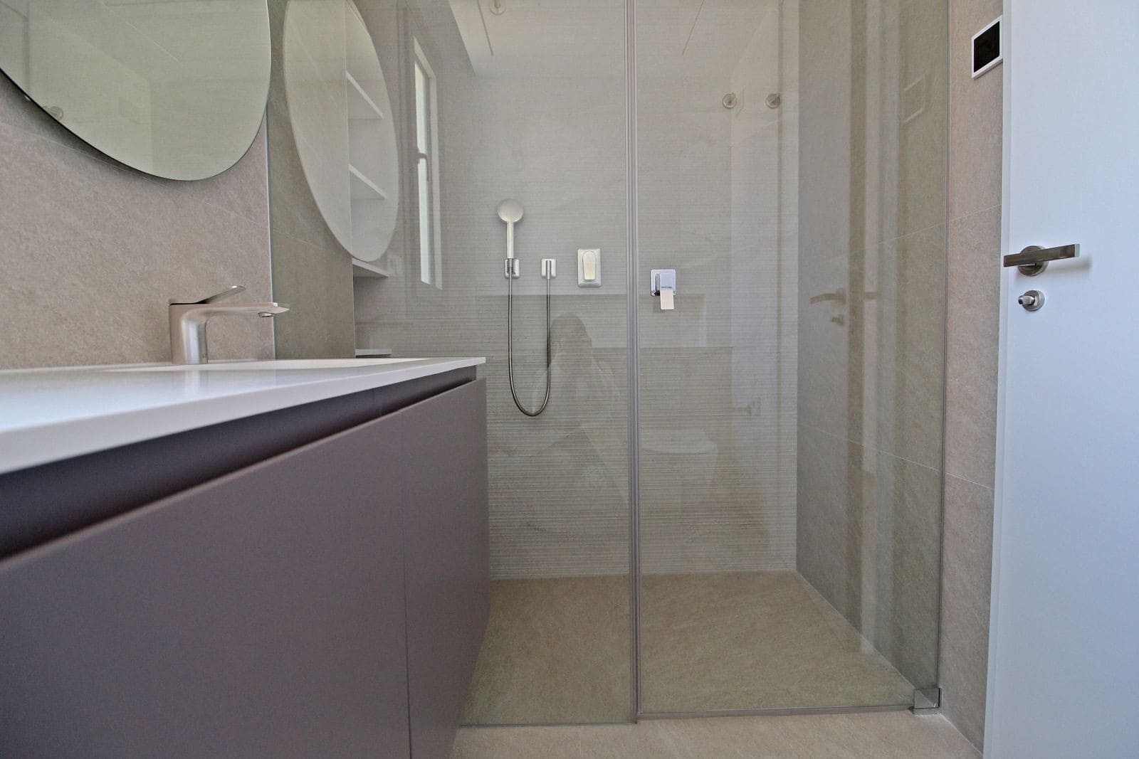 3 sypialnia Apartament na sprzedaż w Benahavis z basenem garażem - 1 295 000 € (Ref: 8866996)