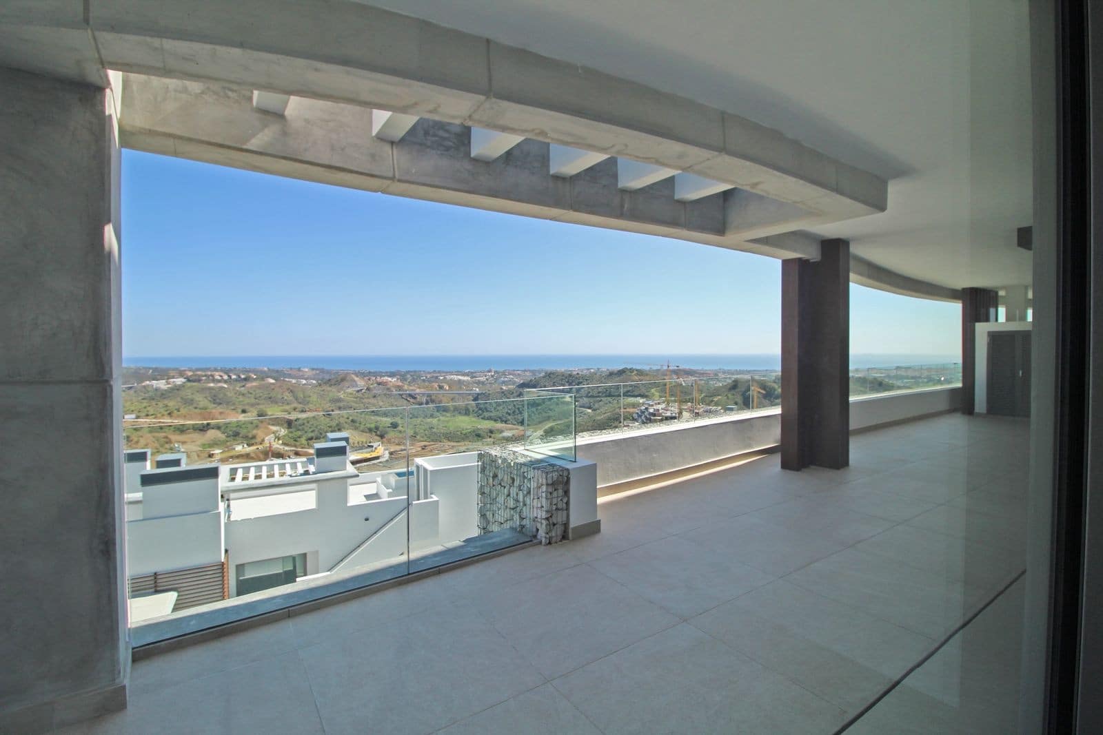 3 sypialnia Apartament na sprzedaż w Benahavis z basenem garażem - 1 295 000 € (Ref: 8866996)