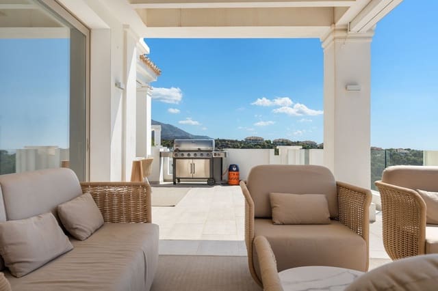 2 bedroom Penthouse for sale in Nueva Andalucia, Marbella with pool garage - € 1,420,000 (Ref: 8866998)