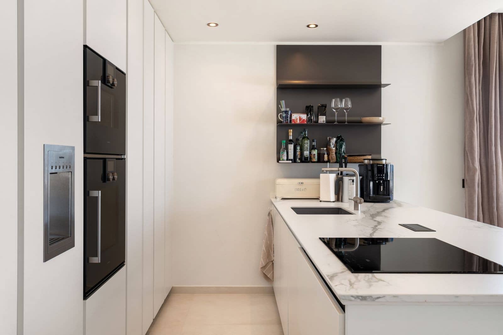 2 bedroom Penthouse for sale in Nueva Andalucia with pool garage - € 1,420,000 (Ref: 8866998)