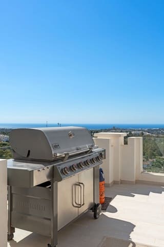 2 slaapkamer Penthouse te koop in Nueva Andalucia, Marbella met zwembad garage - € 1.420.000 (Ref: 8866998)